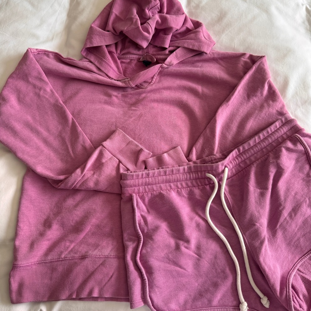Universal Thread Bundle Mauve